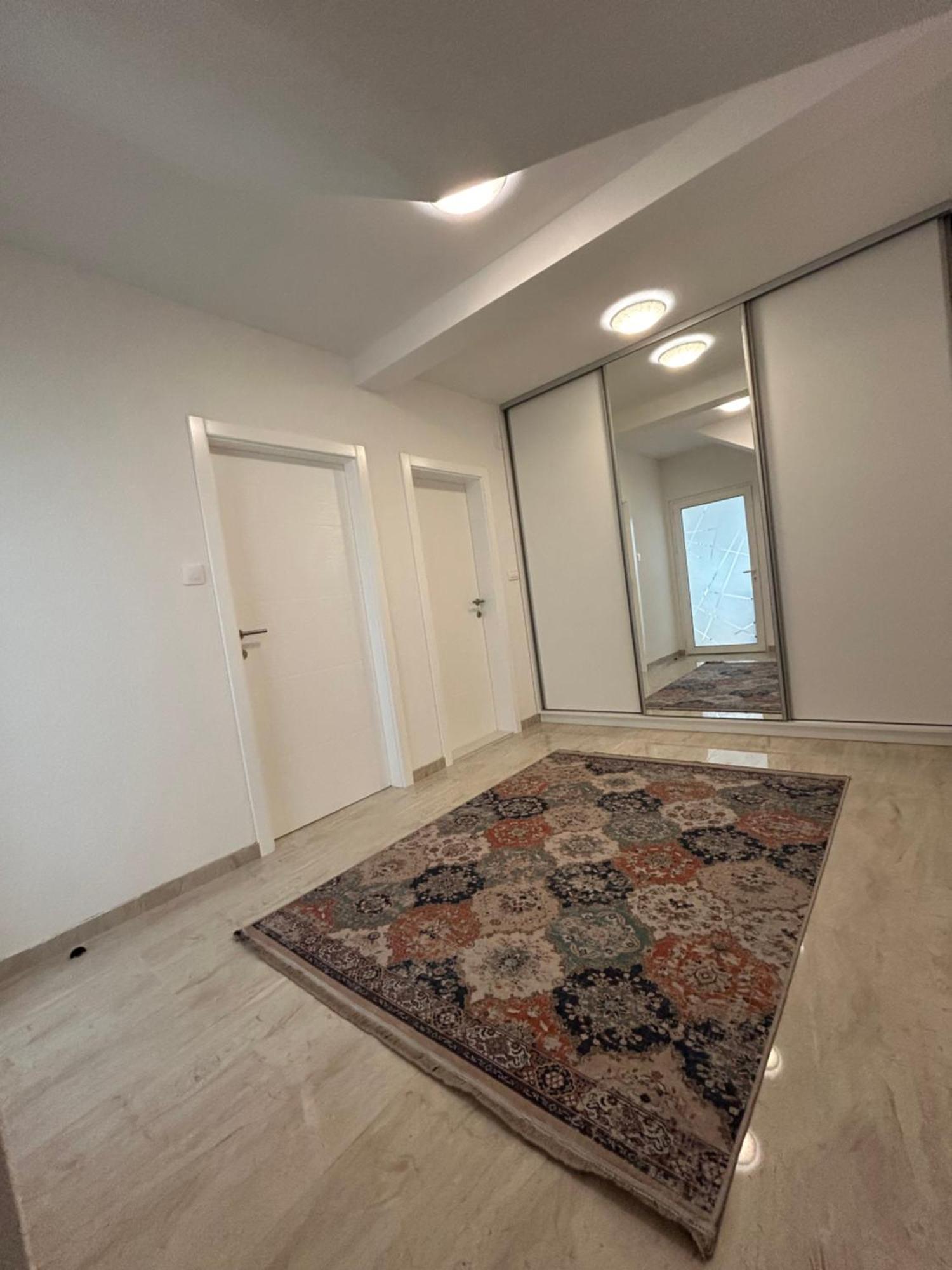 Apartment Sweet 2
